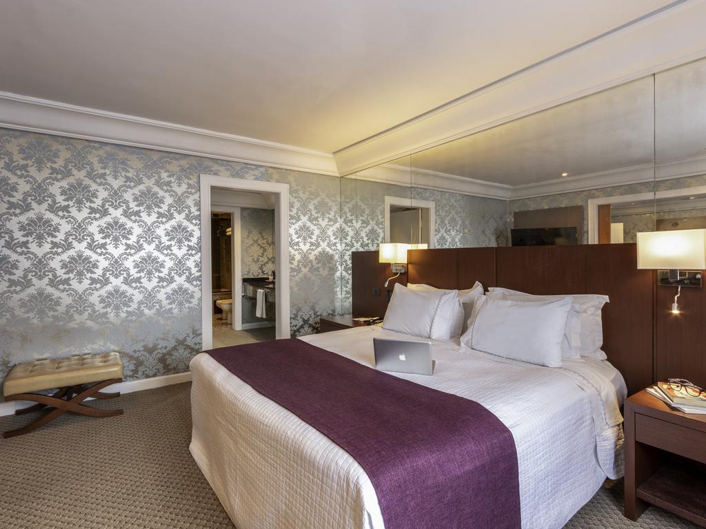 Quarto Superior Duplo Casal – Grand Mercure Curitiba Rayon