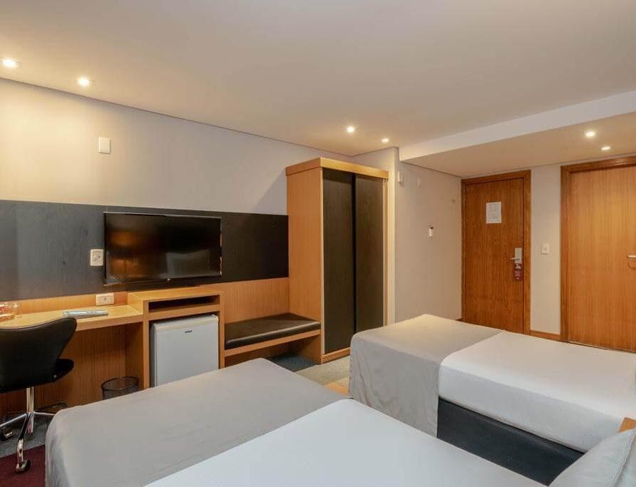 Luxo Duplo Solteiro – Slaviero Essential Curitiba Batel
