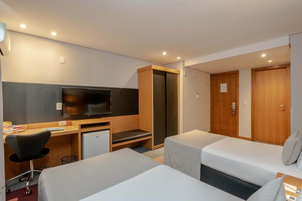 Luxo Duplo Solteiro – Slaviero Essential Curitiba Batel