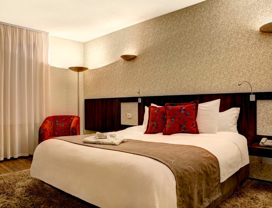 Suíte Luxo Duplo Casal – Quality Hotel Curitiba