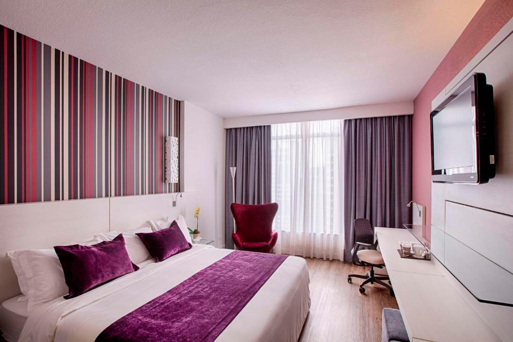 Suíte Luxo Single – Radisson Curitiba Hotel