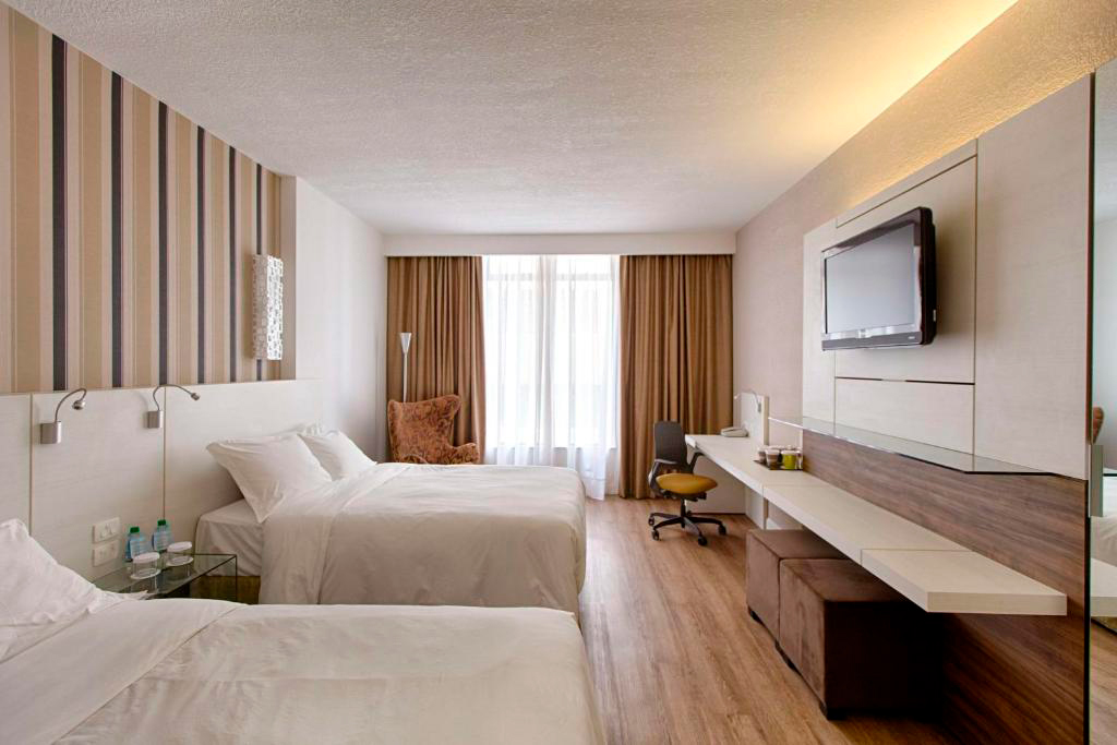 Suíte Superior Duplo Casal – Radisson Curitiba Hotel