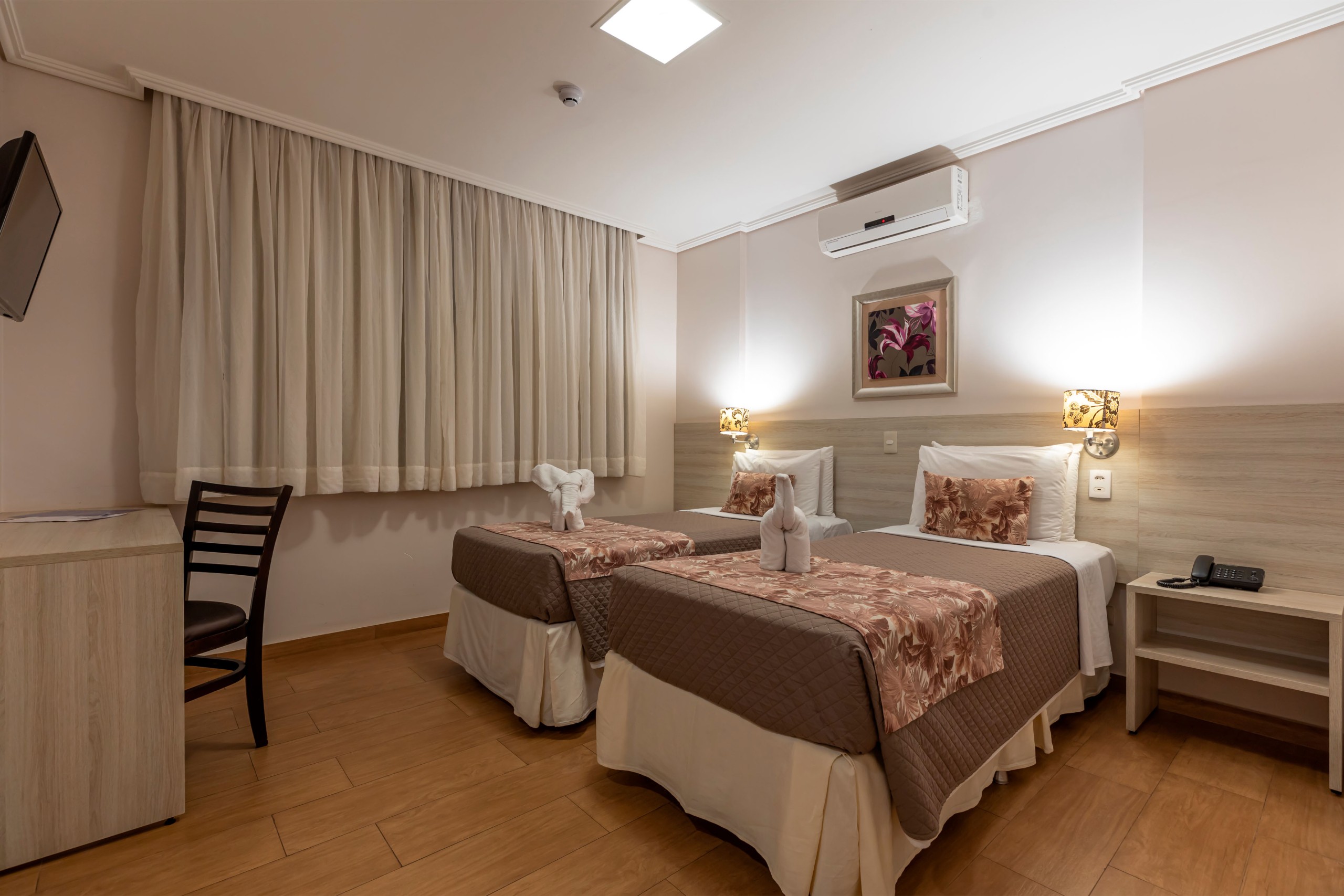 Duplo Solteiro Superior – Tarobá Hotel
