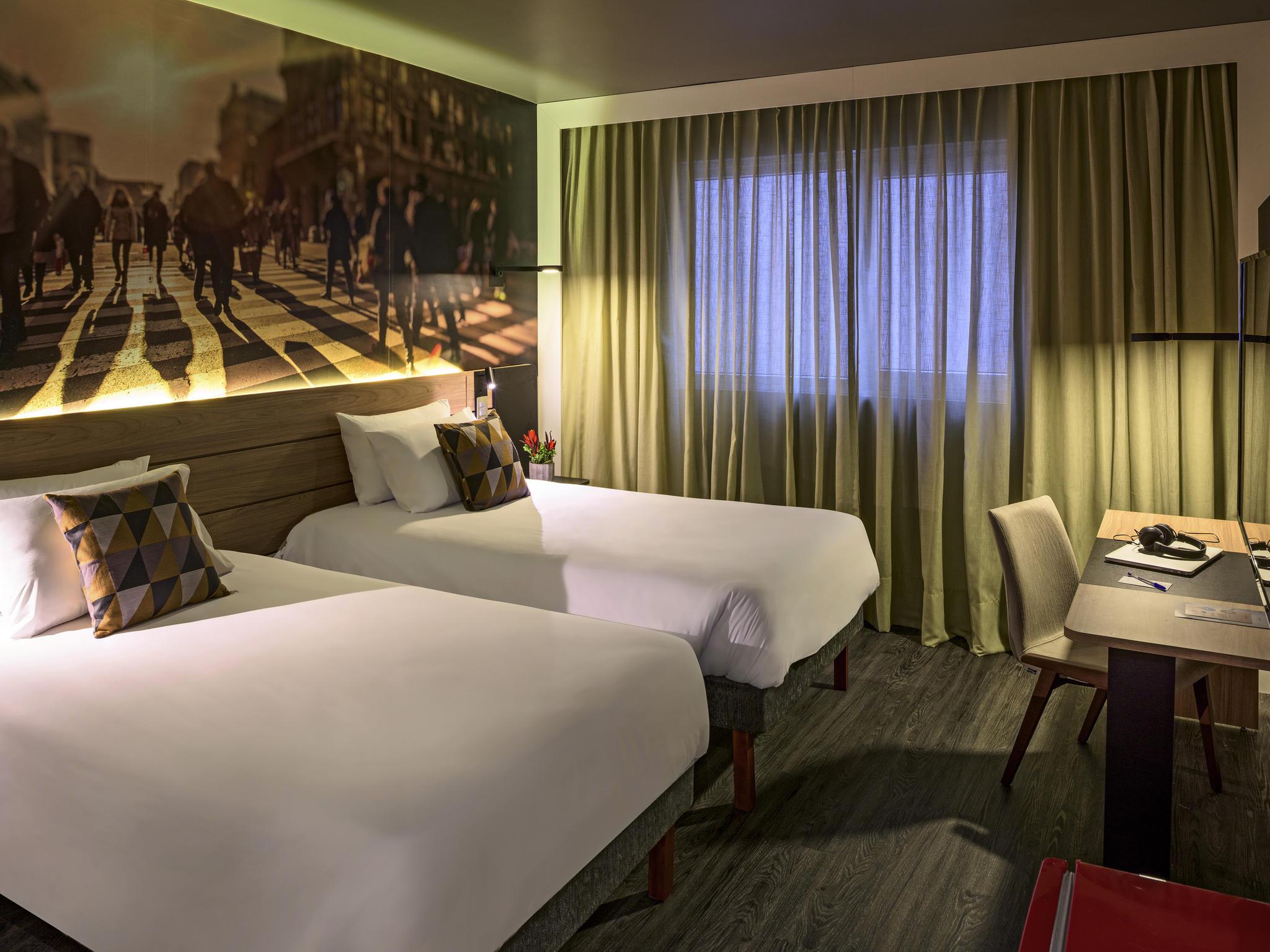 Quarto Superior Duplo Solteiro – Novotel Curitiba Batel