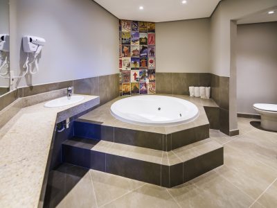 https://all.accor.com/B0V0