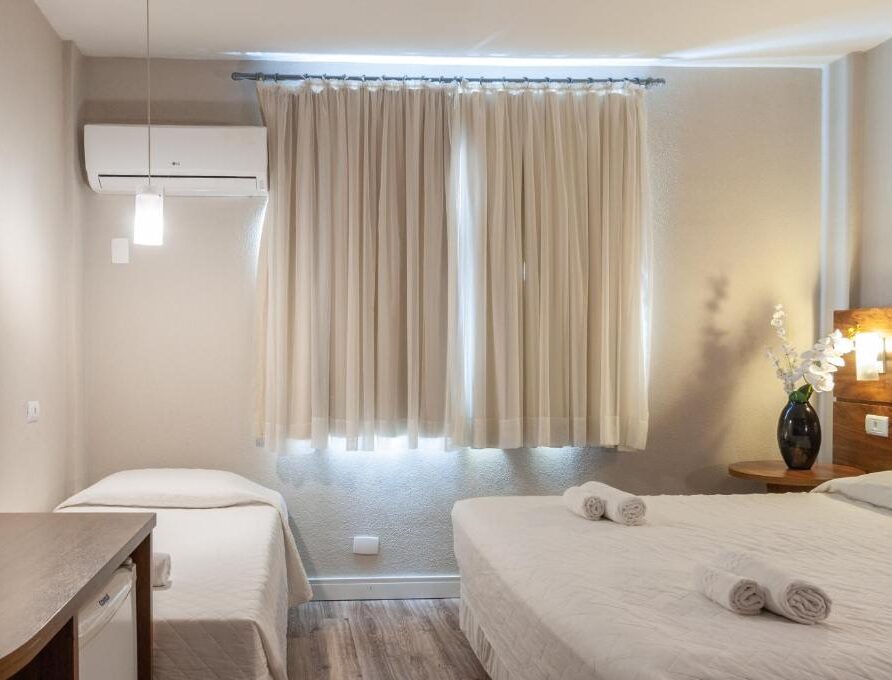 Suíte Standard Triplo - San Juan Executive Curitiba
